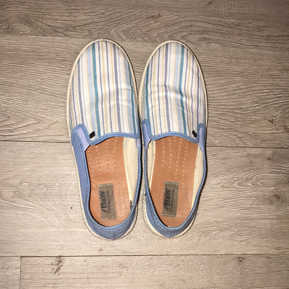 Adorable blue&white slip ons